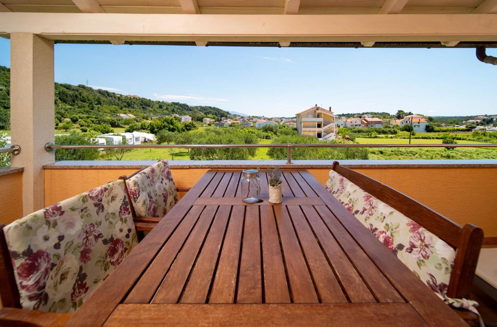 Foric Apartments With Outdoor Heated Pool Rab Town Eksteriør bilde